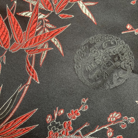 NEW Table Runner from The House of Good Fortune - Picture 3 of 4